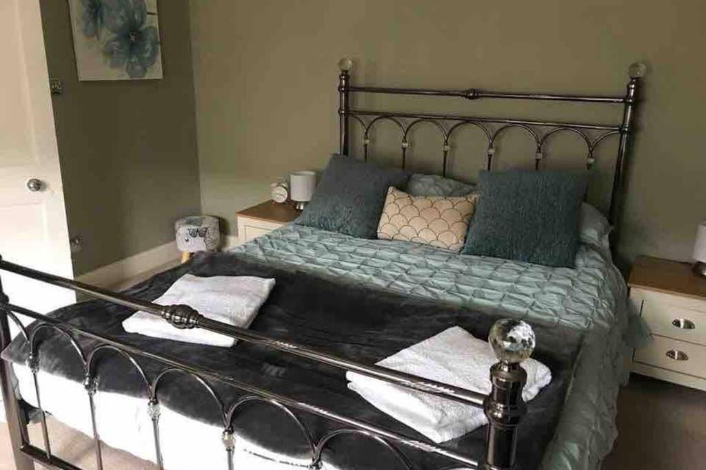 8A Tweed Cottage, Just Off The High St In Peebles Exteriör bild