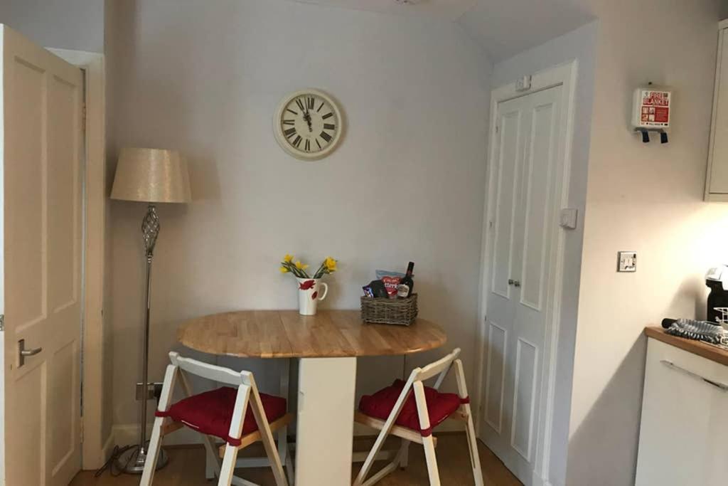 8A Tweed Cottage, Just Off The High St In Peebles Exteriör bild