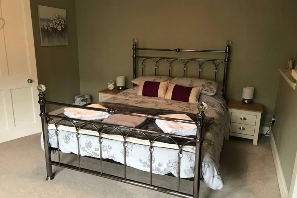 8A Tweed Cottage, Just Off The High St In Peebles Exteriör bild