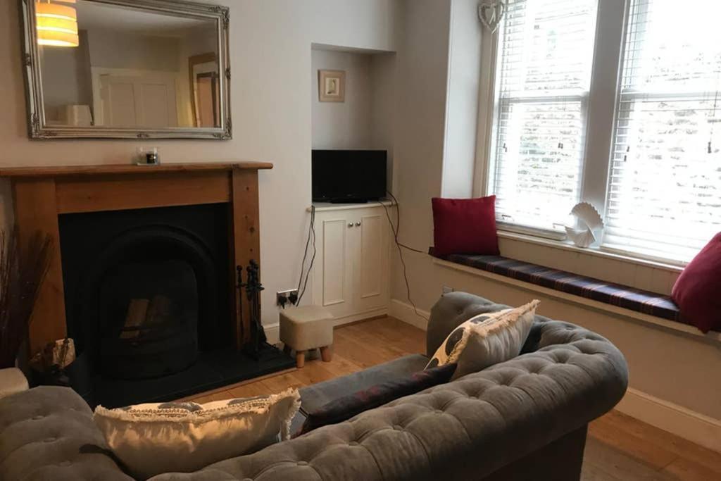 8A Tweed Cottage, Just Off The High St In Peebles Exteriör bild