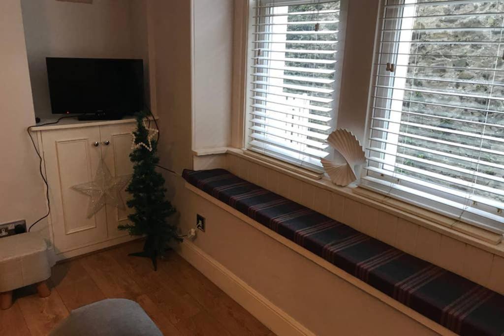 8A Tweed Cottage, Just Off The High St In Peebles Exteriör bild